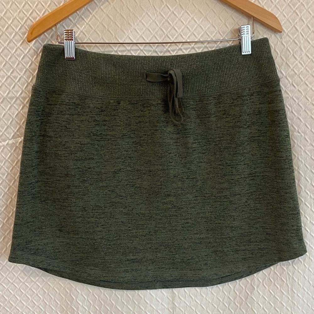 Xersion Olive Green Mini Skirt. Sporty. Large.